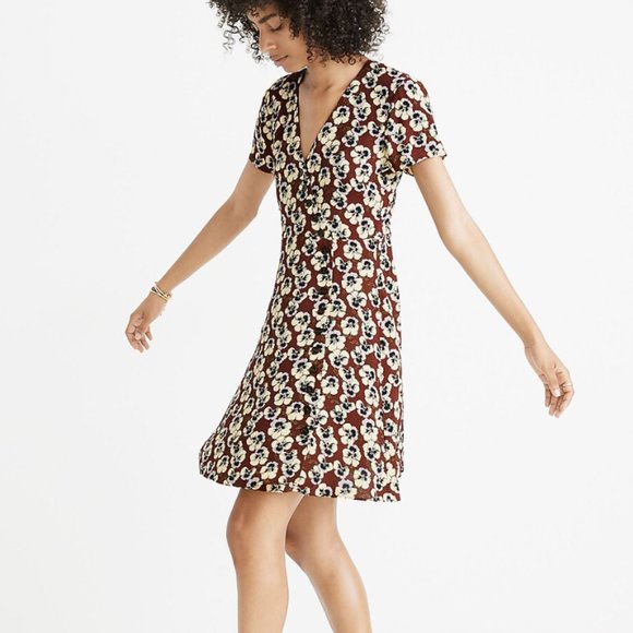 Madewell Dresses & Skirts - Madewell Button-Wrap Dress Viola Floral Pansy Print Short Sleeve V-Neck Size 6